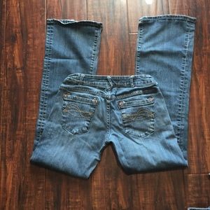 26/33 Cowgirl Tuff Jeans